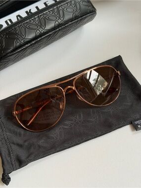 Oakley Women’s Aviator Sunglasses